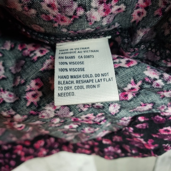 2/$20 American Eagle | Floral Romper - Picture 5 of 5